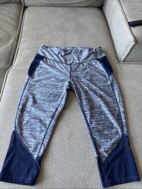 Danskin Now Gray & Navy Space-Dye Capri Leggings
